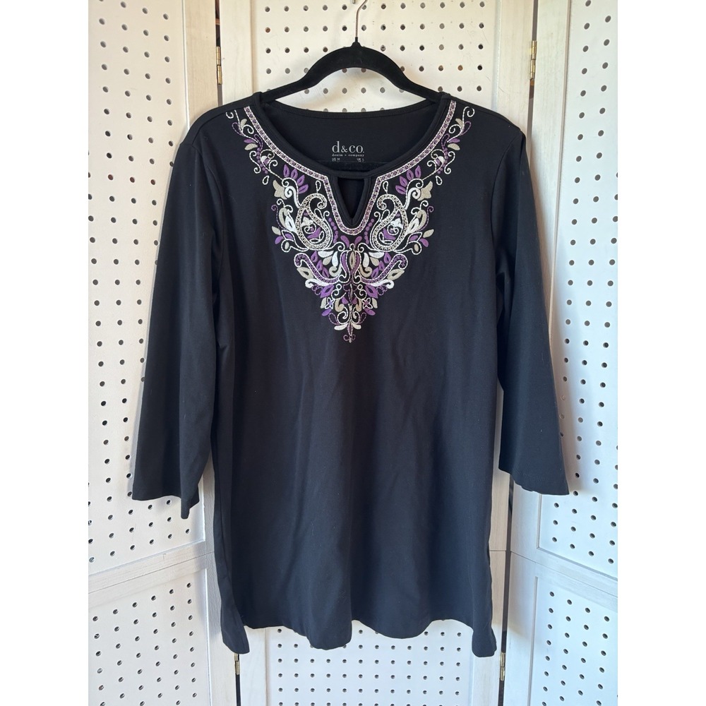 D & Co. Women's M 3/4 SLV Black Purple Embroidered Tunic Tee Blouse Keyhole
